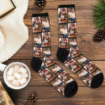 Custom Family Christmas Foto Collage Bild Socken<br><div class="desc">Erstellen Sie für Ihren phantastischen Ehemann Ihre eigenen, individuell bedruckten Urlaubssocken - er wird sie Liebe geben! Dieses schlichte und moderne Design beinhaltet ein Foto-Collage-Gitter von zwei beliebten Weihnachtsliedern (oder anderen) Fotos mit einem schwarzen Hintergrund, der mit den Socken-Details koordiniert. Macht ein lustiges kleine Geschenk Geschenk! Foto Tipp: schneiden Sie...</div>