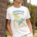 Custom Family Name Summer Beach Urlaub T-Shirt<br><div class="desc">Ein individuelles Produkt für Ihren nächsten Strandurlaub. Diese Produkte bringen einen großen Wert für Ihren Familienurlaub und machen Ihre Fotos oder Gruppen noch unvergesslicher. Ändern Sie den Text ganz nach Ihren Vorlieben. Matching-Elemente in der folgenden Auflistung verfügbar.</div>