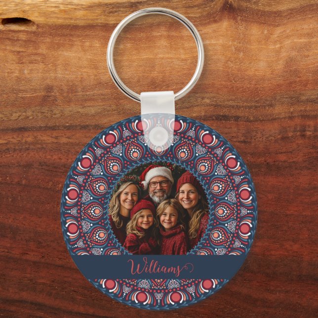 Custom Family Portrait Russet Christmas Mandala Schlüsselanhänger (Vorderseite)