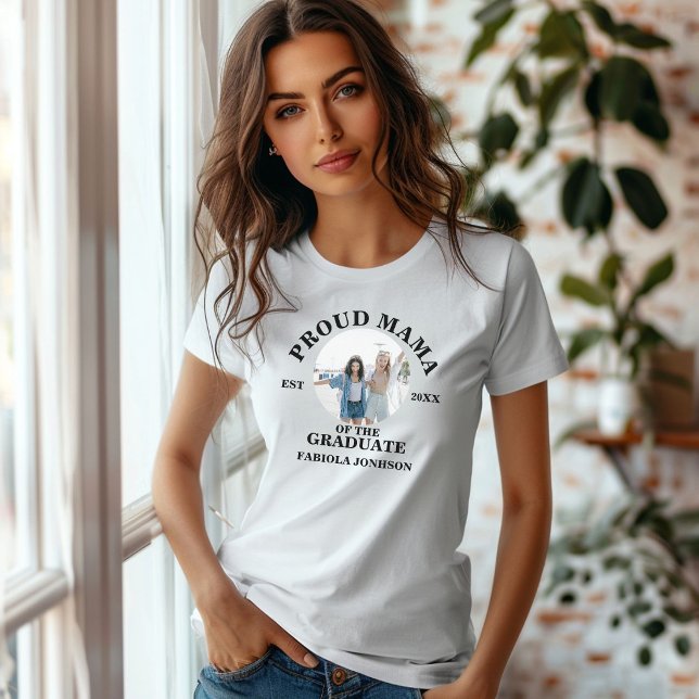 Custom Family Proud mama des Graduates T-Shirt (Von Creator hochgeladen)