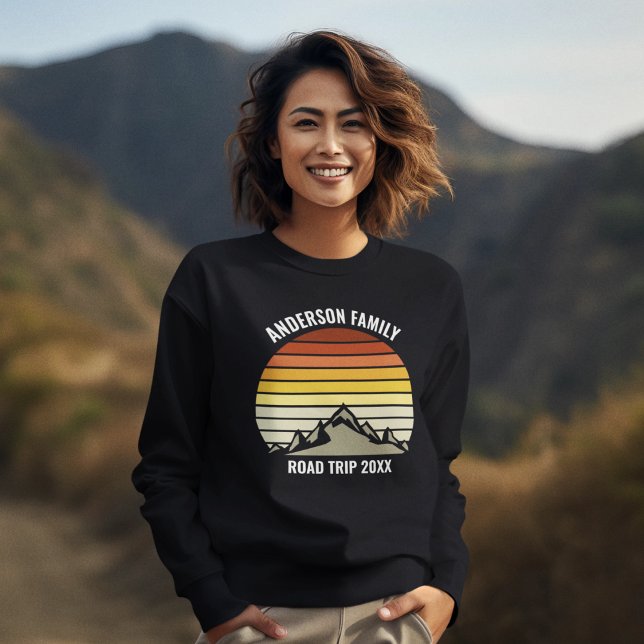 Custom Family Road Trip Mountain Sunset Sweatshirt (Von Creator hochgeladen)