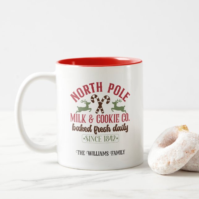 Custom Festivals North Pole Tasse (Mit Donut)