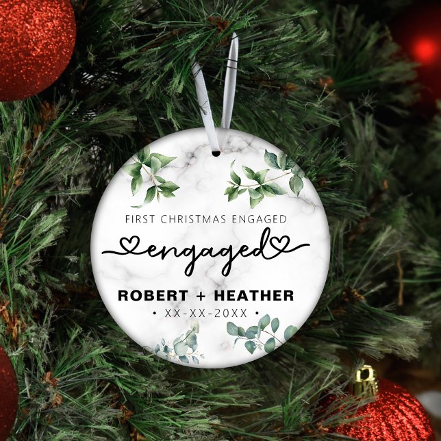 Custom First Christmas Engagement Photo Keepsake Keramik Ornament (Von Creator hochgeladen)