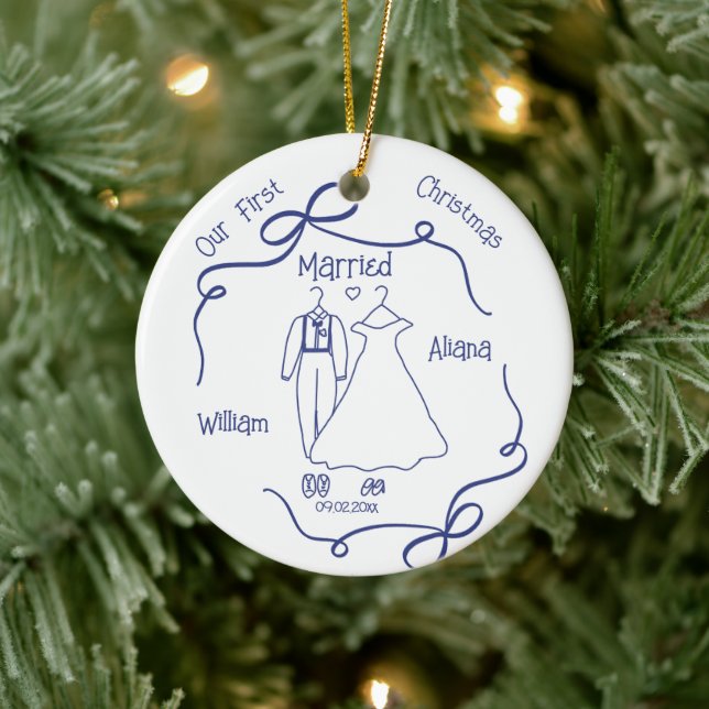 Custom First Christmas Married NewlyWed Keramik Ornament (Baum)