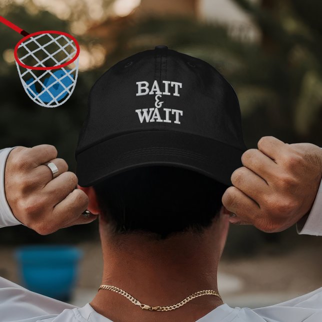 Custom Fishing Gift Bait Wait Design for Anglers Bestickte Baseballkappe (Von Creator hochgeladen)