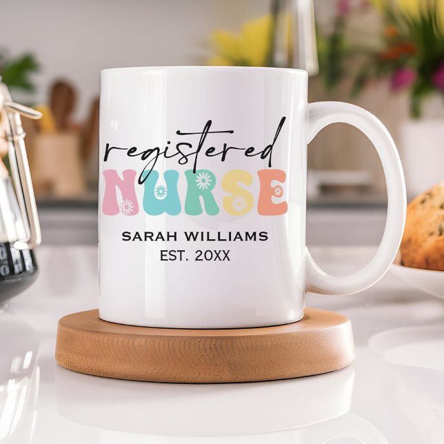 Custom Floral Registered Nurse Tasse - RN Abschlus (registered nurse mug, retro nurse mug, daisy flower mug, rn graduation gift, nurse coffee mug,)