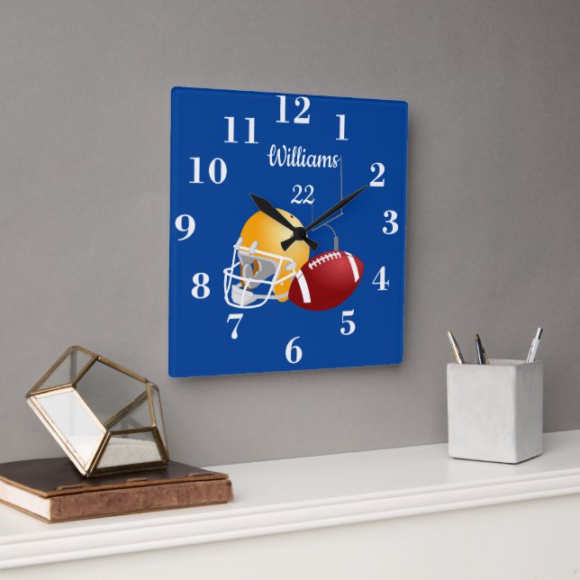 Custom Football Time Square Wall Clock Quadratische Wanduhr (Büro)