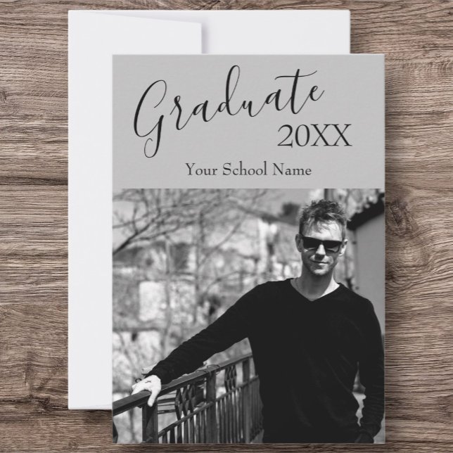Custom Foto Black & White Graduate Open House Einladung (Minimalist Graduation Announcement/Invitation. Modern and Simplistic)