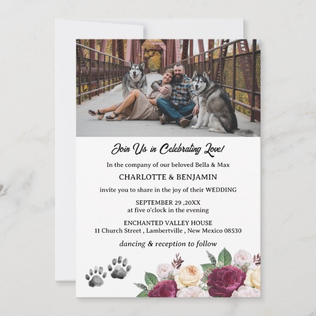 Custom Foto Burgundy Floral Dog Theme Hochzeit Einladung (Vorderseite)