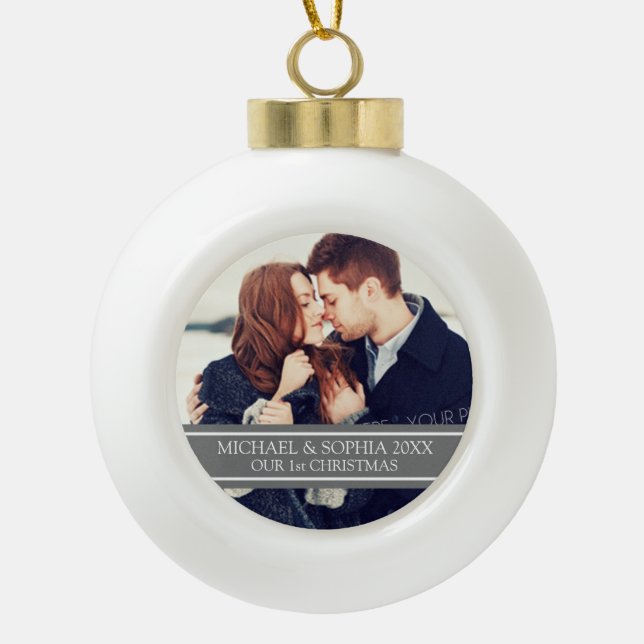 Custom Foto Couple's 1. Weihnachtsdekoration Keramik Kugel-Ornament (Vorderseite)