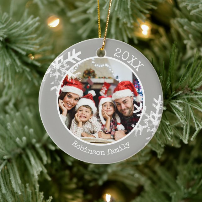 Custom Foto Light Gray Snowflake Keramik Ornament (Baum)