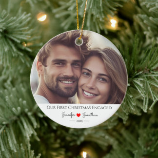 Custom Foto Our First Christmas Verlobt Keramik Ornament
