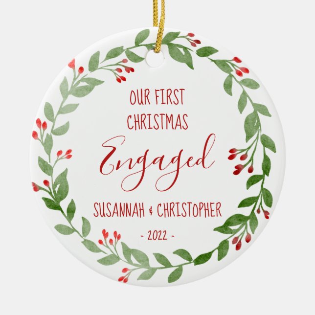 Custom Foto Wreath Red First Christmas Verlobt Keramik Ornament (Vorne)
