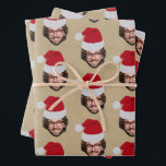Custom Funny Christmas Weihnachtsmannmütze Face Fo Geschenkpapier Set<br><div class="desc">Ein lustiges personalisiertes Weihnachtsverpackungspapier mit Ihrem individuellen Foto. Dieses maßgeschneiderte Weihnachtsmannmütze- und Gesichtspackpapier-Design ist eine wunderbare Möglichkeit,  Ihre Geschenke und Geschenke personalisiert zu machen. Lustvolles und niedliches Weihnachtsgebäck mit kraftvollem Hintergrund. Passen Sie das Weihnachtsgesicht an und machen Sie Ihr eigenes lustiges Gesichtsverpackungspapier.</div>