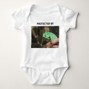 Custom Funny Protected by Chameleon Lizard Foto Baby Strampler