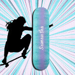 Custom Glitzer Mermaid Skateboard<br><div class="desc">Skateboard Girly Glitzer Mermaid Blue und Pink Skateboard personalisiert - passen Sie Ihre eigenen. KLICKEN SIE AUF PERSONALISIEREN SIE DIE VORLAGE UND GEBEN SIE EINEN NAMEN. Unsere Skateboards sind so süß wie sie aussehen, und ein wunderbares Geschenk für einen Geburtstag oder Skate Park. ⭐ Dieses Produkt ist zu 100% benutzerdefinierbar....</div>