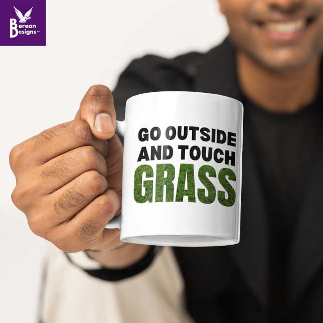 Custom GO OUTSIDE TOUCH GRASS Funny Spaß Tasse (A collection of mental health clothing and gifts, encouraging us to Go Outside and Touch Grass.)