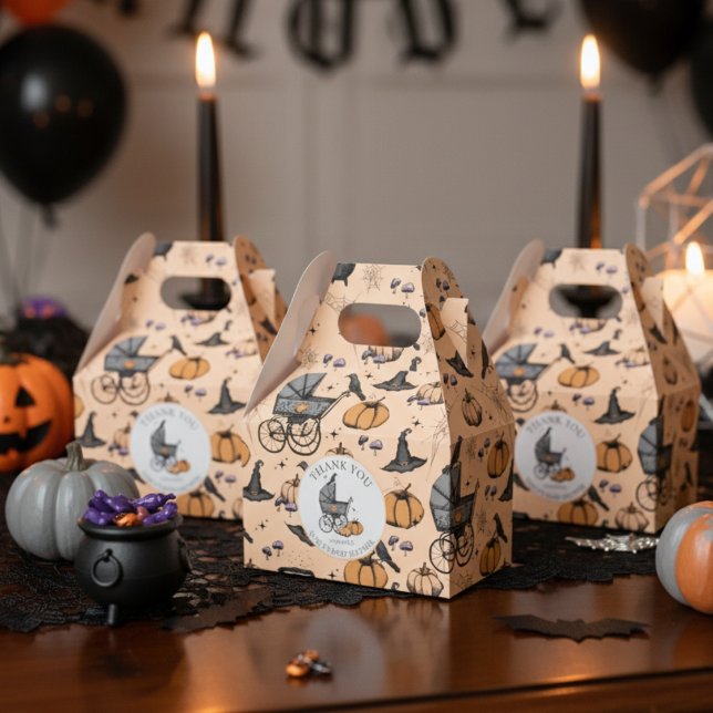Custom Goth Viktorianisch Baby Carriage Halloween Geschenkschachtel (Orange A Baby is Brewing Halloween Baby Shower Favor Boxes. Spooky Baby Carriage, Pumpkin, Witch Hat)