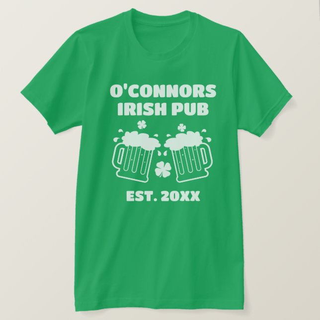 Custom green Irish Pub Tshirt für St Patrick's Day (Design vorne)