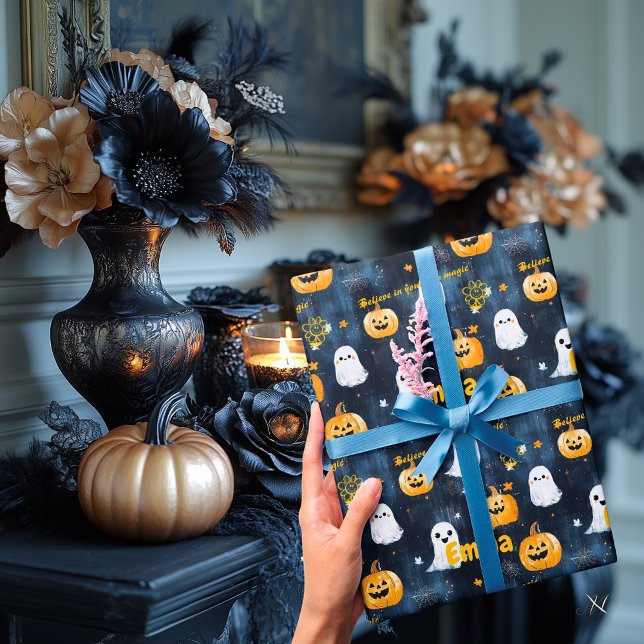 Custom Halloween Gift Wrap mit Name & Motivation Geschenkpapier (Von Creator hochgeladen)
