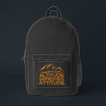 Custom Hiking Backpack for Trail Lovers Bedruckter Rucksack<br><div class="desc">Looking for a backpack that's as awesome as you are? This black hiking backpack is calling your name! It's got these super cool orange side panels that pop, plus a fun, minimalist mountain design on the front pocket with the saying "Altitude Improves Attitude" – how fun is that?! Seriously, this...</div>
