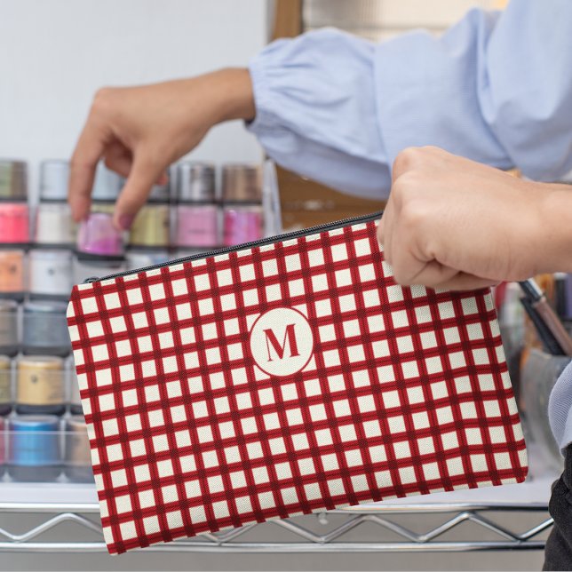 Custom Initial Name Red Gingham Girly Feminine Zubehörtasche (Von Creator hochgeladen)