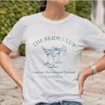 Custom Junggeselinnen-Abschied Cocktail Club T-Shirt<br><div class="desc">Mit unserem Custom Junggeselinnen-Abschied Cocktail Social Club T - Shirt können Sie stilvoll schlucken! Dieses elegante und spielerische Design ist perfekt für jede zukünftige Braut und ihre Crew. Dieses Shirt mit eleganten Martini-Gläsern und anpassbarem Text ist ein Muss für Ihr Bachelorette Wochenende oder Brautparty Event. Egal, ob Sie die Stadt...</div>