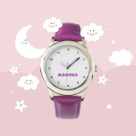 Custom Kids Name Steel Lila Leather Girls beobacht Armbanduhr<br><div class="desc">Machen Sie mit unserer Custom Kids Name Watch jeden Moment etwas ganz Besonderes! Dieses personalisierte Uhrwerk ist perfekt für Kinder jeden Alters geeignet, da der Name kühn auf dem Gesicht der Uhr gedruckt wird. Diese Uhr ist in lebhaften Farben und lustigen Designs erhältlich und macht das Erzählen von Zeit sowohl...</div>