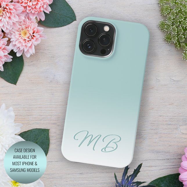 Custom Light Elegant Seafoam Mint Green Monogram iPhone Hülle (Von Creator hochgeladen)