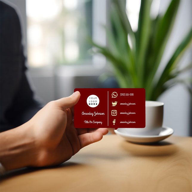 Custom Logo Social Media Gold QR Code Maroon Visitenkarte (Custom Logo Social Media Gold QR Code Maroon Business Card)