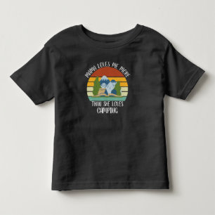 CUSTOM Mama liebt mich mehr als Camping Kleinkind T-shirt