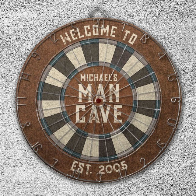 Custom Man Höhle Rustic Dartboard Dartscheibe (A rustic man cave dart board makes a great gift for Father's day, birthday, or christmas!)