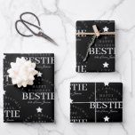 Custom Mercury Christmas Monogram Best Friend Blac Geschenkpapier Set<br><div class="desc">Ein personalisiertes "Frohe Weihnachten" Monogramm-Design mit einem Xmas-schwarzen Papier-Hintergrund perfekt für Ihren besten Freund aussehen. Ein ideales festliches,  individuelles Design für die Ferienzeit. Passen Sie das Monogramm an und machen Sie es zu Ihrem eigenen!</div>