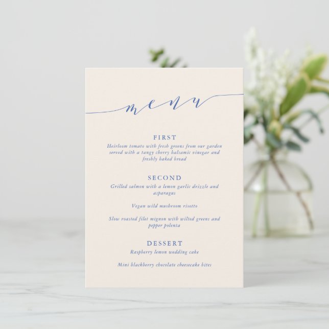 Custom Minimalist Classic Blue Wedding Dinner Menükarte (Stehend Vorderseite)