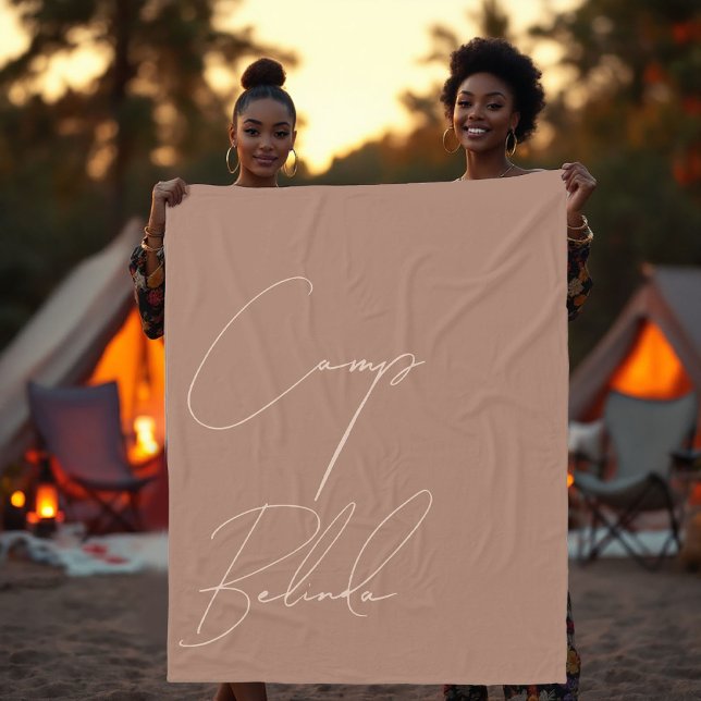 Custom Mocha Mousse und Cream Tan Cosy Camp Bridge Fleecedecke (Custom Mocha Mousse and Cream Tan Cozy Camp Bride Fleece Blanket)