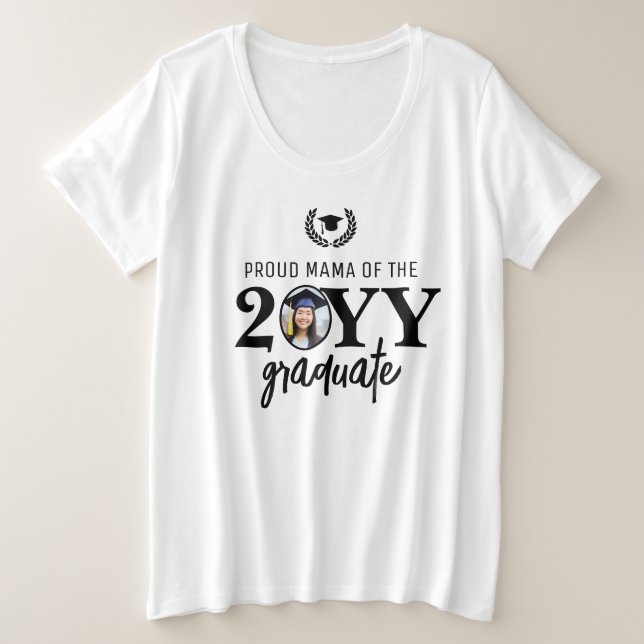 Custom Modern Proud Mama of the Graduate Parent Große Größe T-Shirt (Design vorne)