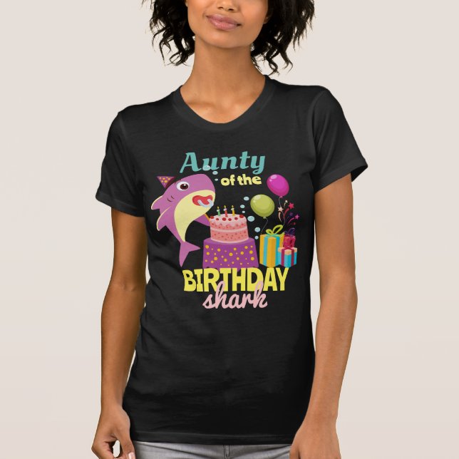 Custom Mommy Aunty Papa Daddy Shark Birthday Gesch T-Shirt (Vorderseite)