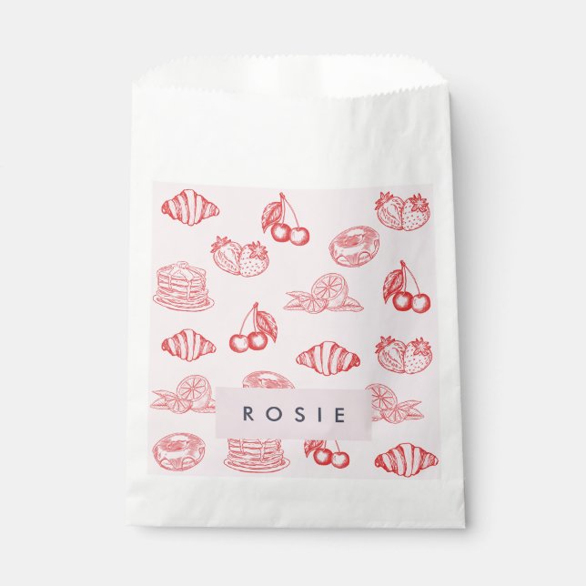 Custom Monogram Charming Girly Cherry Strawberry Geschenktütchen (Vorderseite)