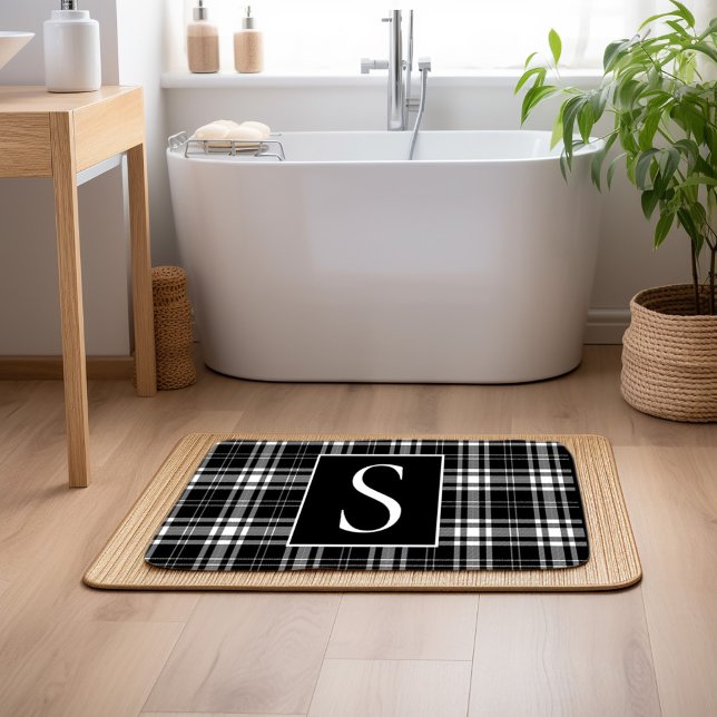 Custom Monogram Schwarz-weiß Buffalo Kariert Badematte (Black and white checkered monogram bathmat)