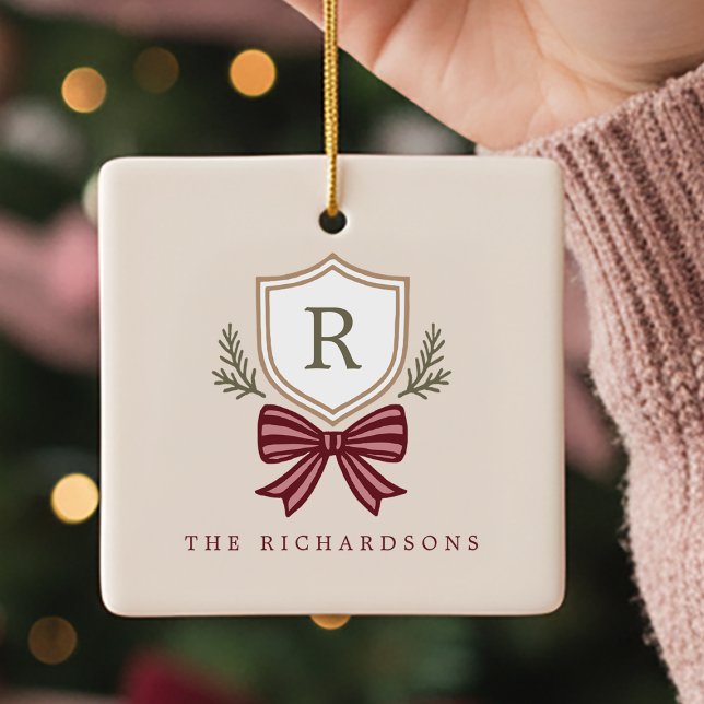Custom Monogram Wappen Bow Christmas Keramikornament (Von Creator hochgeladen)