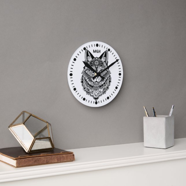 Custom Monogram Zierkatze Runde Wanduhr (Büro)