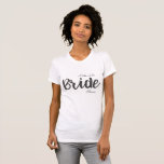 Custom Mother of the Bride Brautparty T - Shirt<br><div class="desc">Mutter des Bride Arrow-T - Shirt.  Passen Sie Ihren Namen an oder verließ ihn leer.  Gut für Brautpartys.</div>