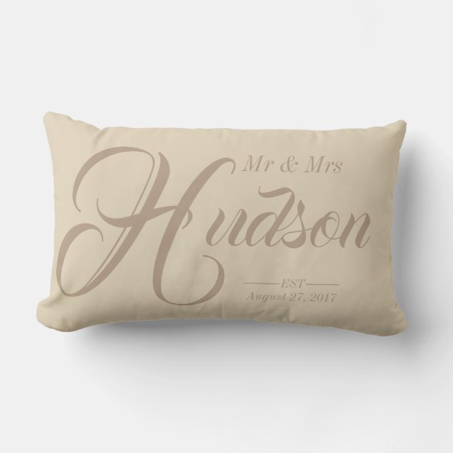 Custom Mr & Mrs Neutral Wedding Pillow Lendenkissen (Vorderseite)