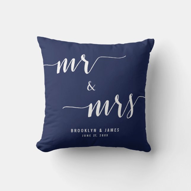 Custom Mr. und Mrs. Navy Blue Wedding Pillows Kissen (Vorderseite)