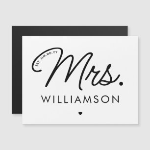 Custom Mrs. Est. Modernes, elegantes Script neu Magneteinladung
