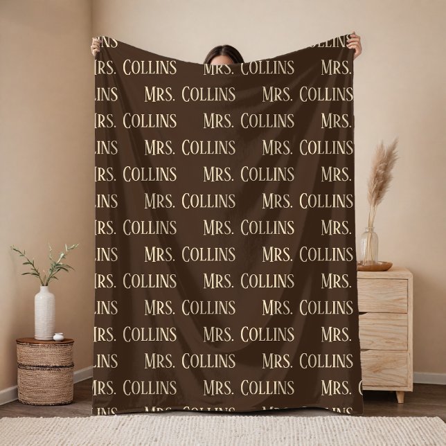 Custom Mrs & Mr Blanket, Wedding Gift for Hubby Fleecedecke (Personalized Wedding Blanket – Romantic Mrs & Mr Gift for Newlyweds, Anniversary or Bride and Groom)