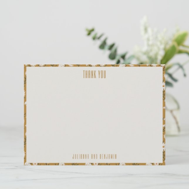 Custom Mustard Yellow Daisy Flowers Wedding Names Dankeskarte (Stehend Vorderseite)