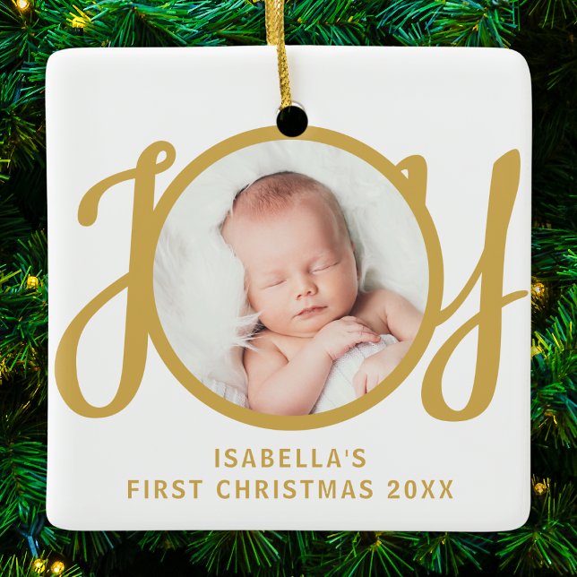 Custom Name First Christmas Photo Keepsake Keramikornament (Von Creator hochgeladen)