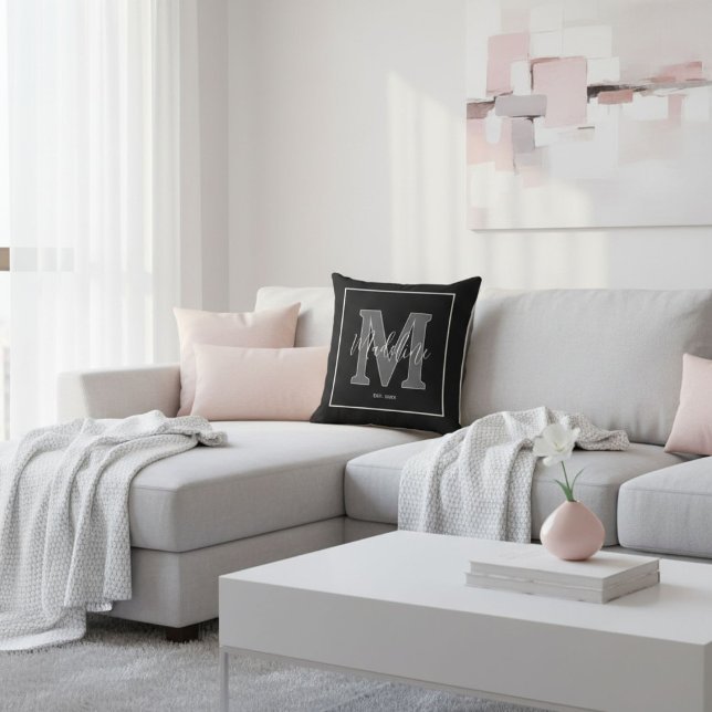 Custom name monogram typography black and white kissen (Von Creator hochgeladen)