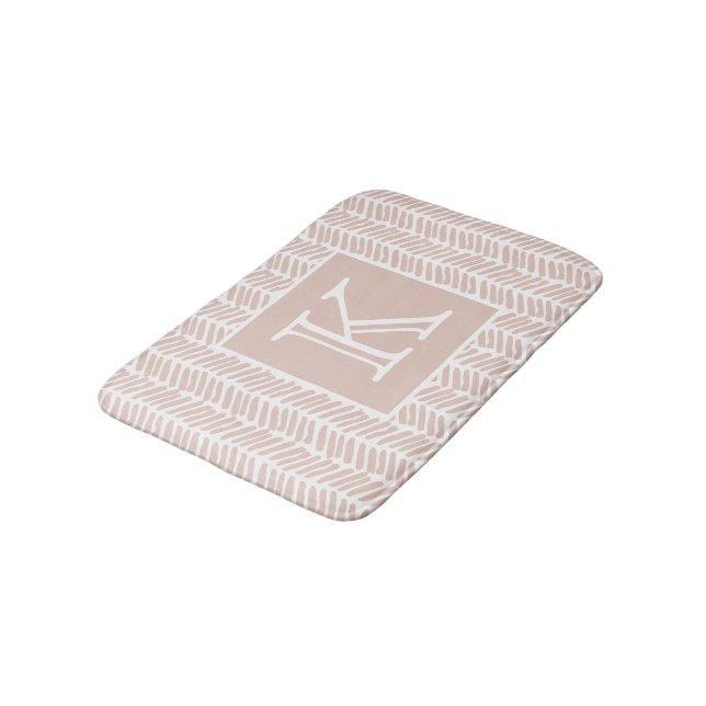 Custom Neutral Earthy Sand Zigzag Stripes Art Badematte (Schrägansicht)